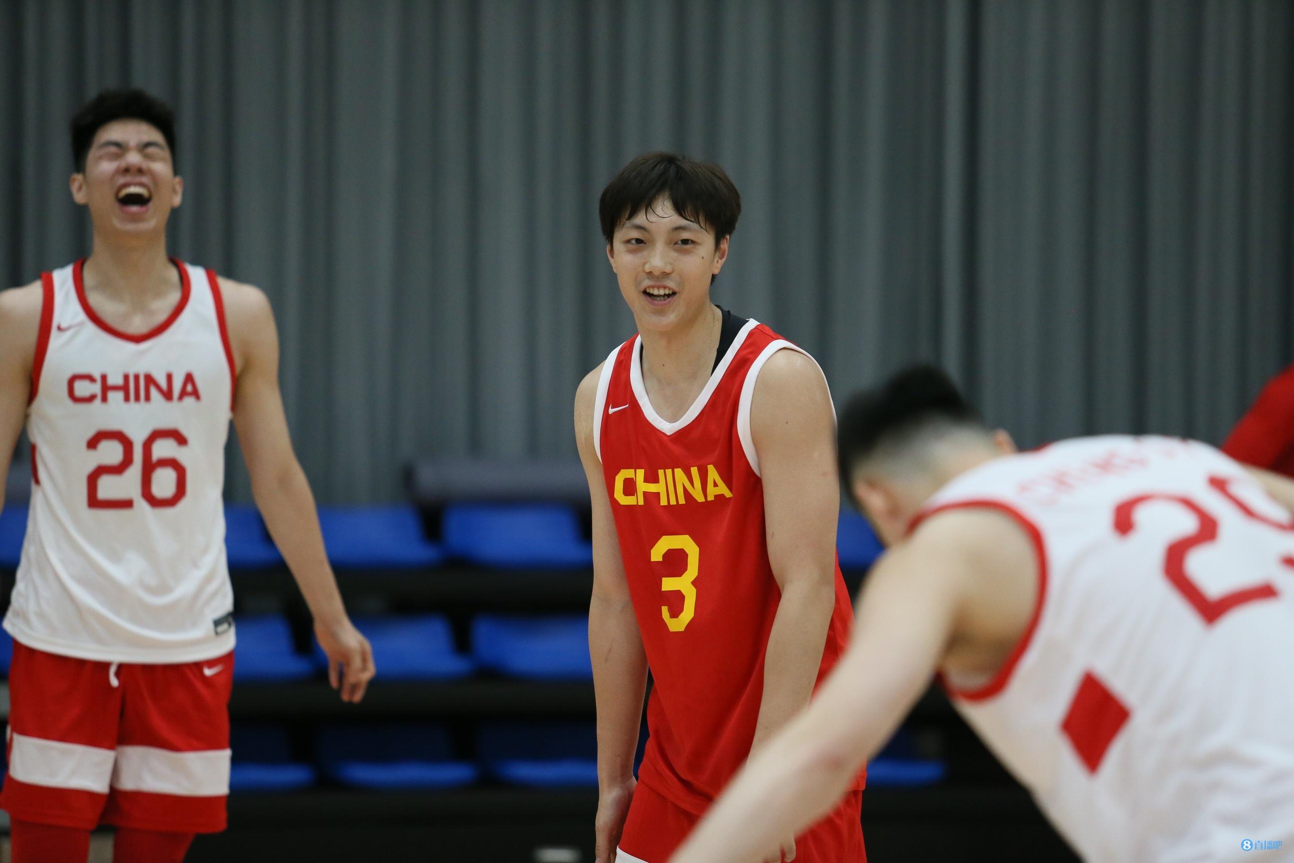 全国篮球联赛激烈对决，冠军之争愈发激烈的简单介绍