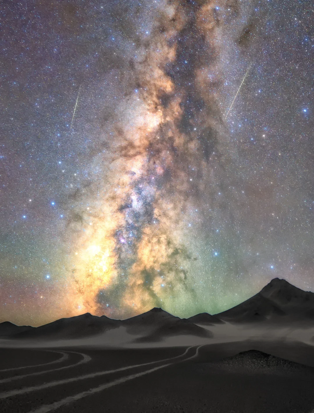 星空下的极限徒步，挑战黑暗中的自然奇观的简单介绍