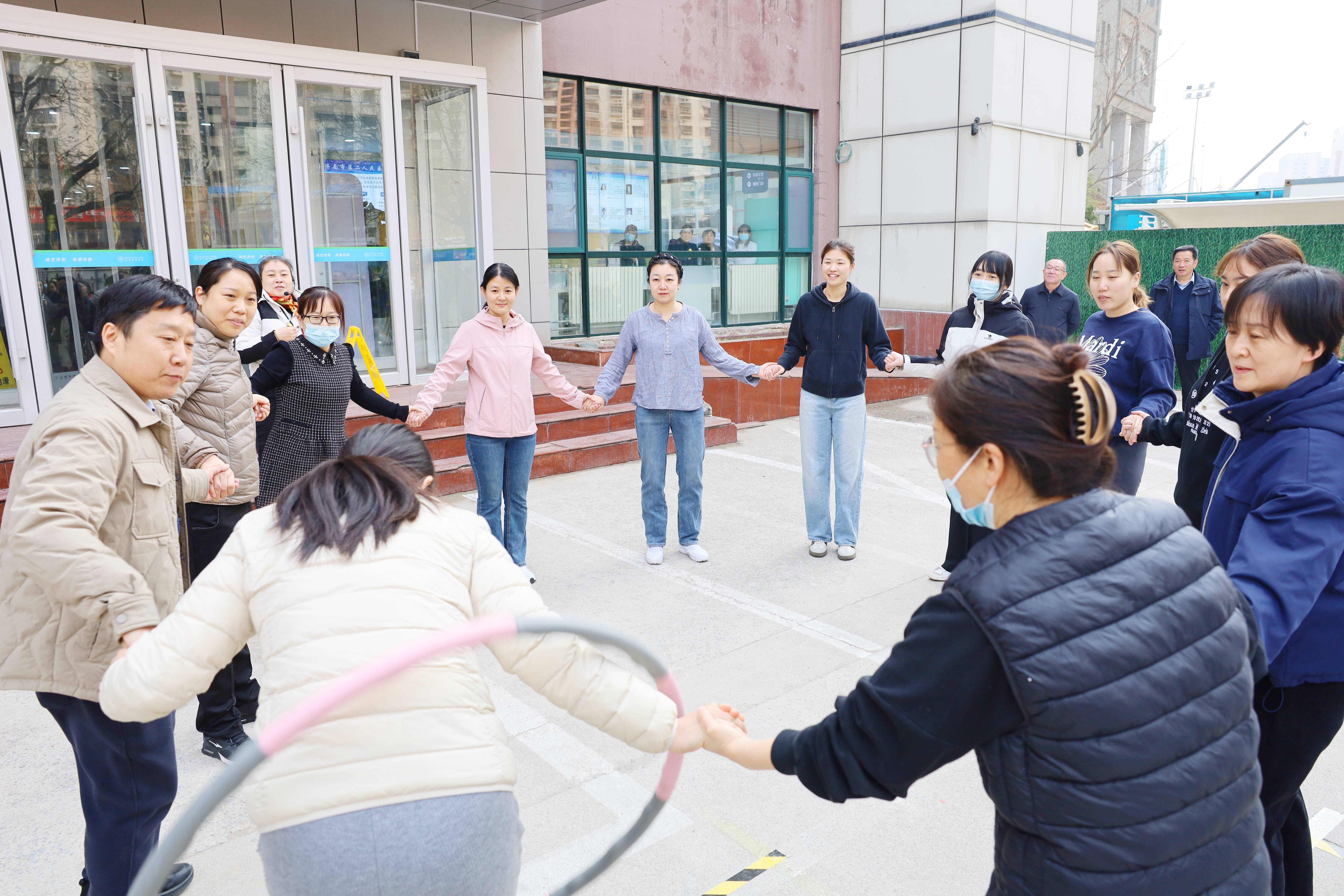 乐趣无限：比赛之外的趣味娱乐一刻的简单介绍
