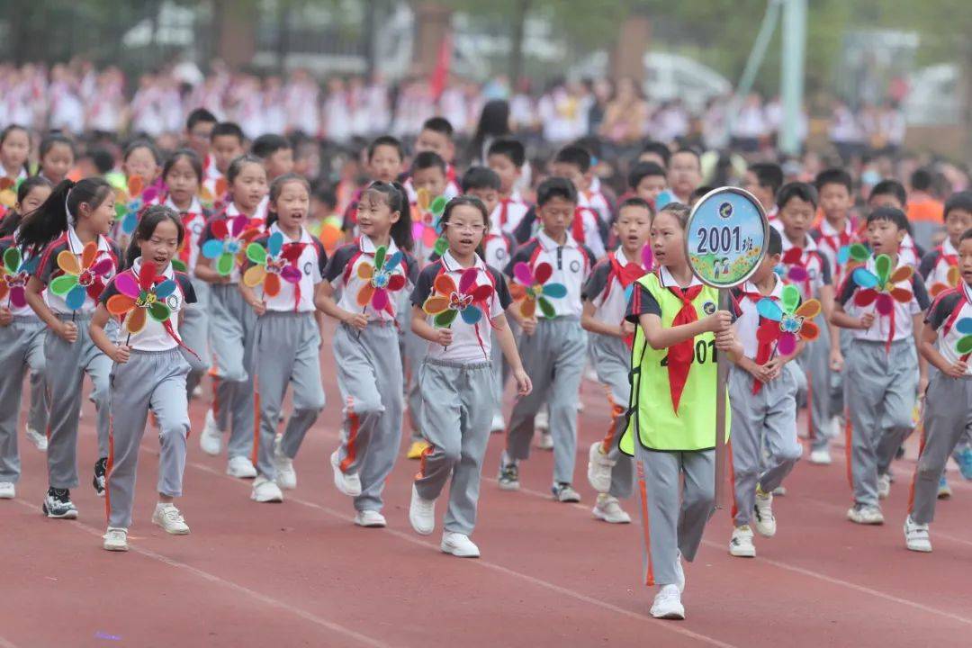 关于未来车手：青少年拉力训练营火热开幕的信息