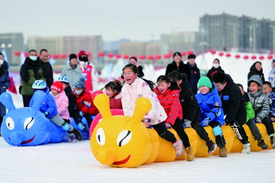 冬季雪地抢椅子赛，趣味横生的冰雪运动的简单介绍