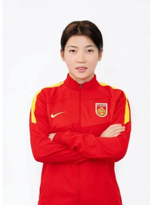 关于女足签约国内外赞助商，行业发展迎春的信息