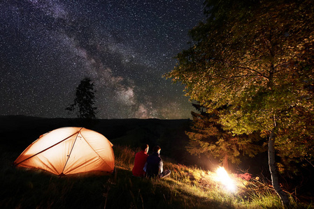 关于特色夜空徒步登山，挑战星空下的极限的信息