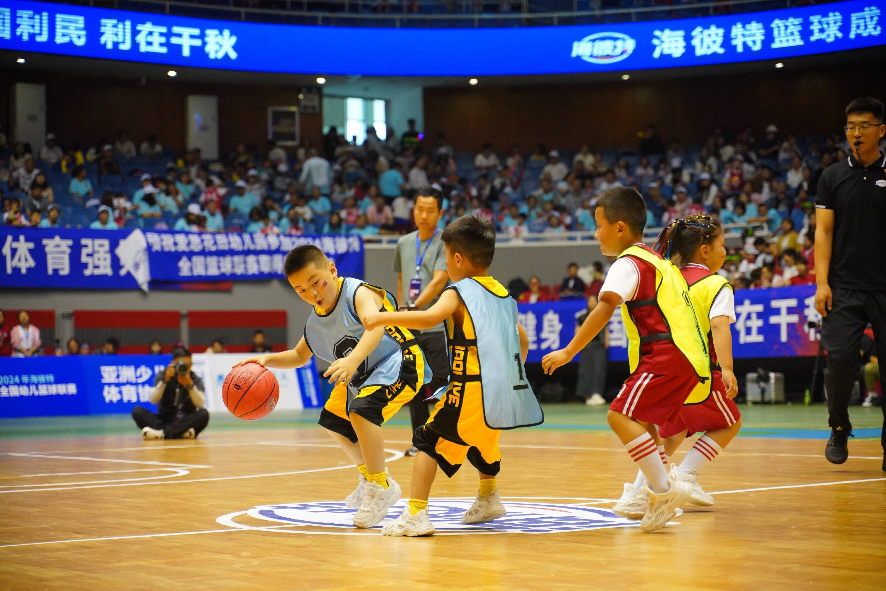 全国篮球争霸赛，群雄逐鹿争夺冠军