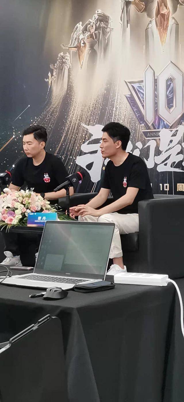 《揭秘2025全国英雄联盟职业联赛背后的故事》的简单介绍
