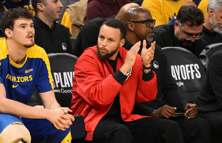 关于库里：凭一己之力改变了NBA的比赛节奏！的信息