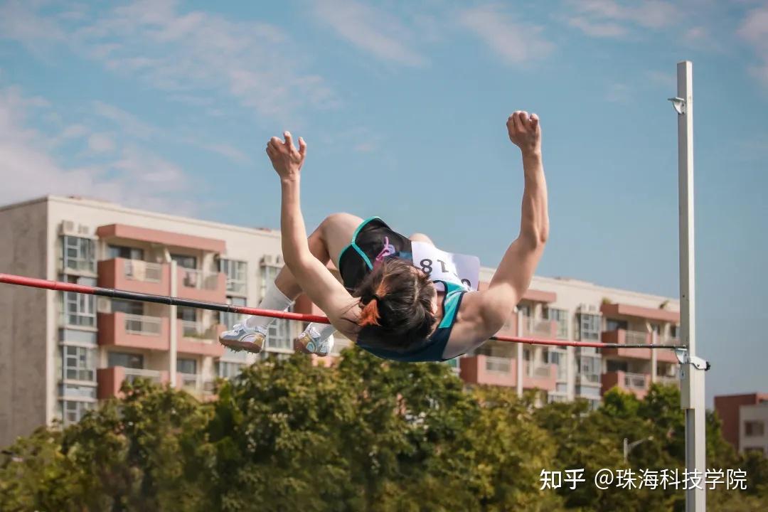 关于【悬空球新战术】野手运用新规则迎战变化中的比赛格局！的信息