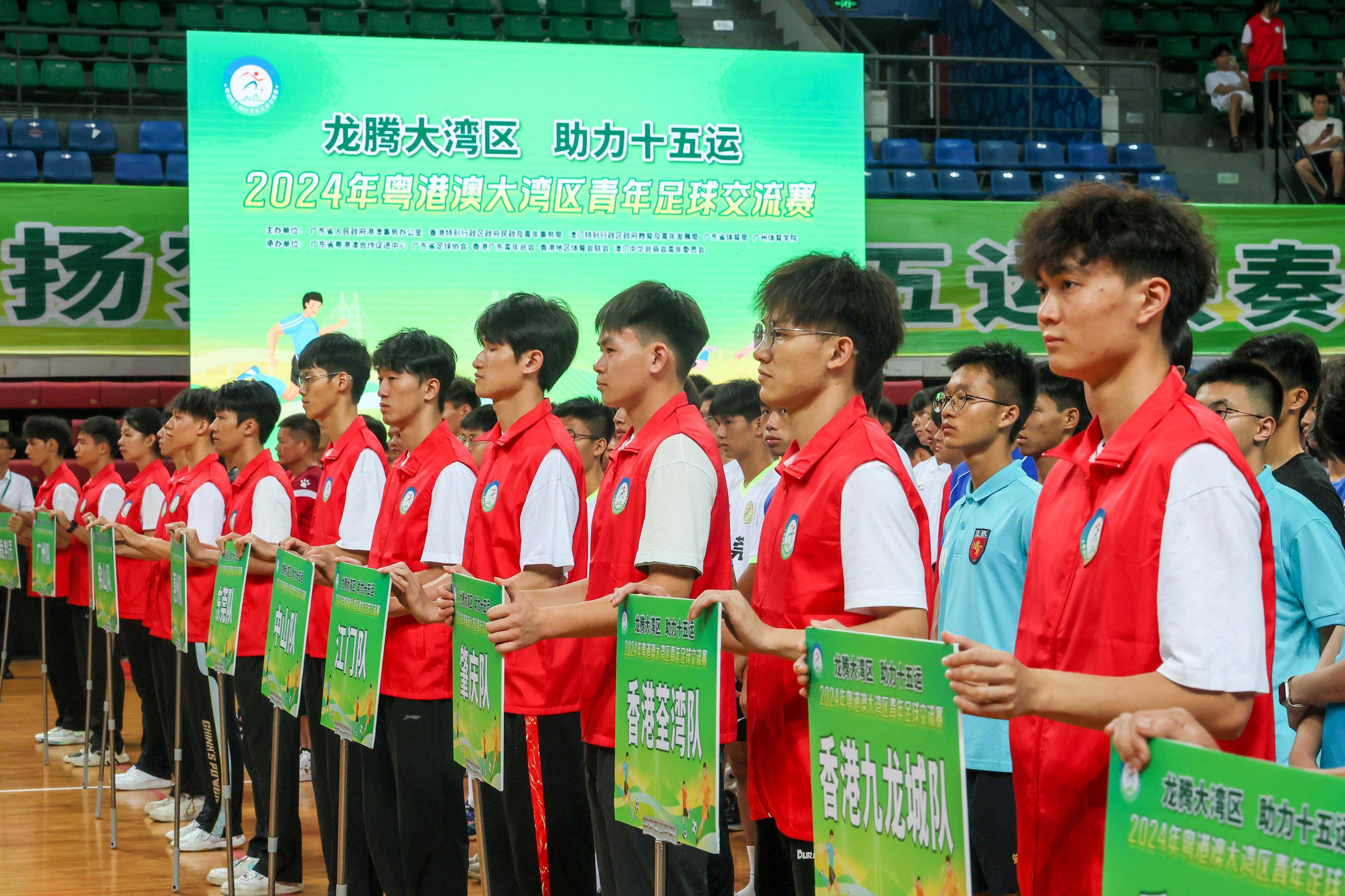 中国青少年足球交流走出去，海外赛场展风采